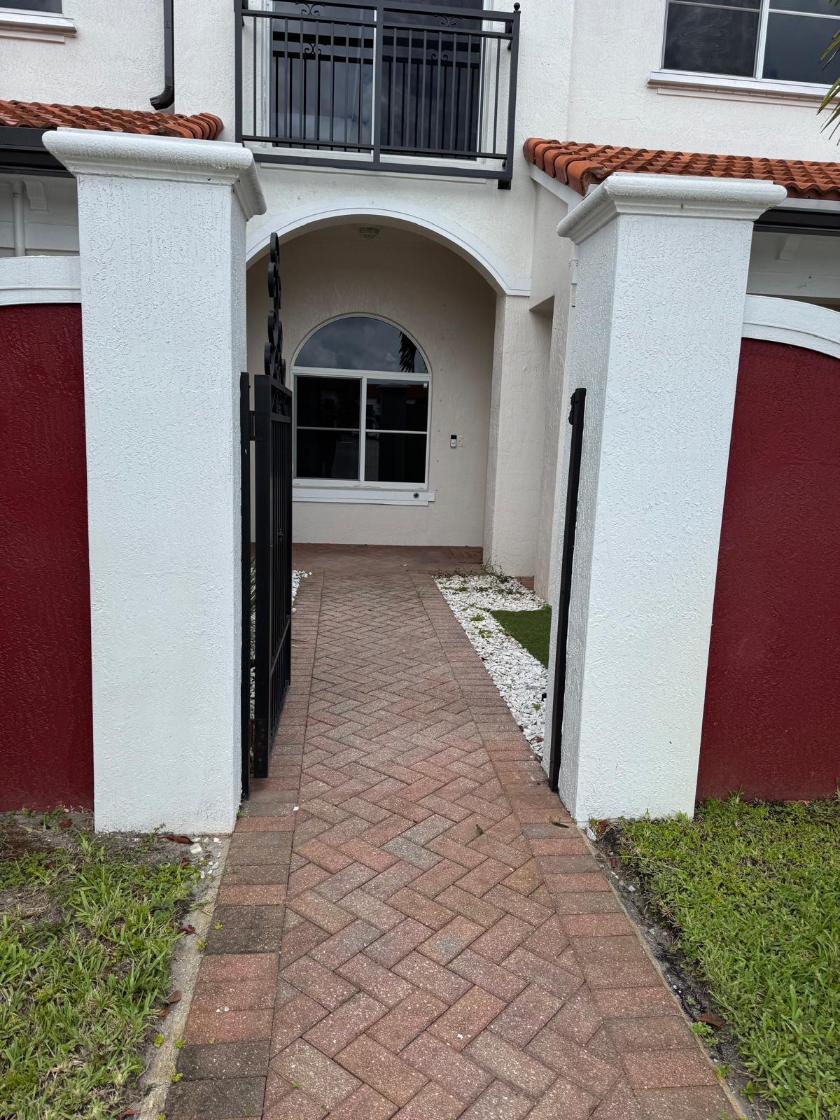 3536 NW 29TH Place 3536, Lauderdale Lakes, FL, 33311/$339,900 2 3536 NW 29TH Place 3536