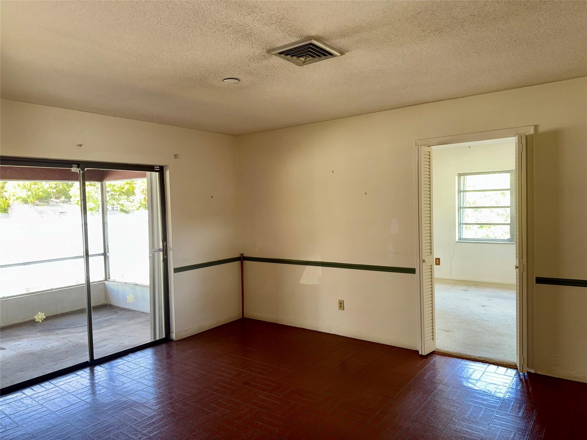 1501 SW 55th Ave