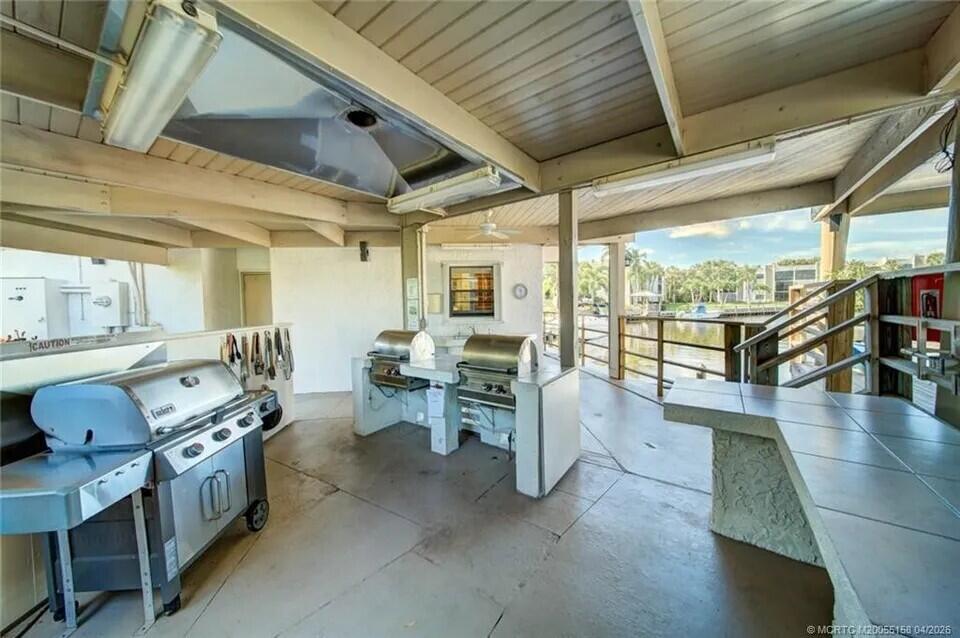 CIRCLE BAY YACHT CLUB CONDO - Residential