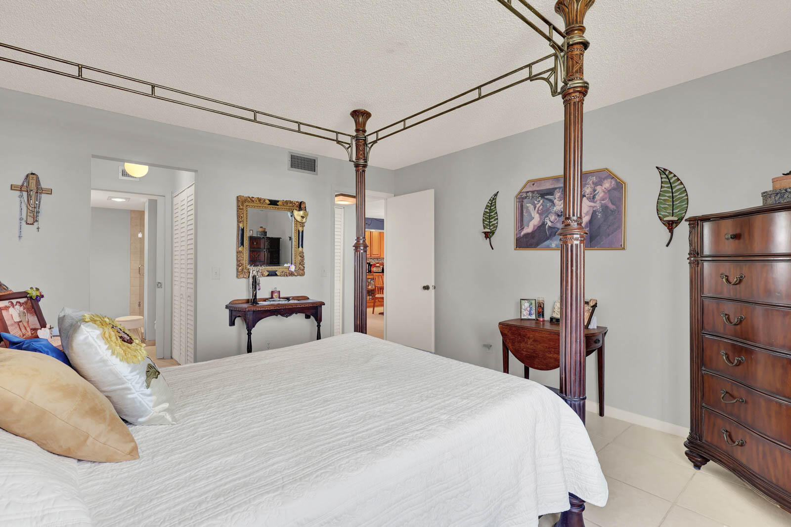 CIRCLE BAY YACHT CLUB CONDO - Residential