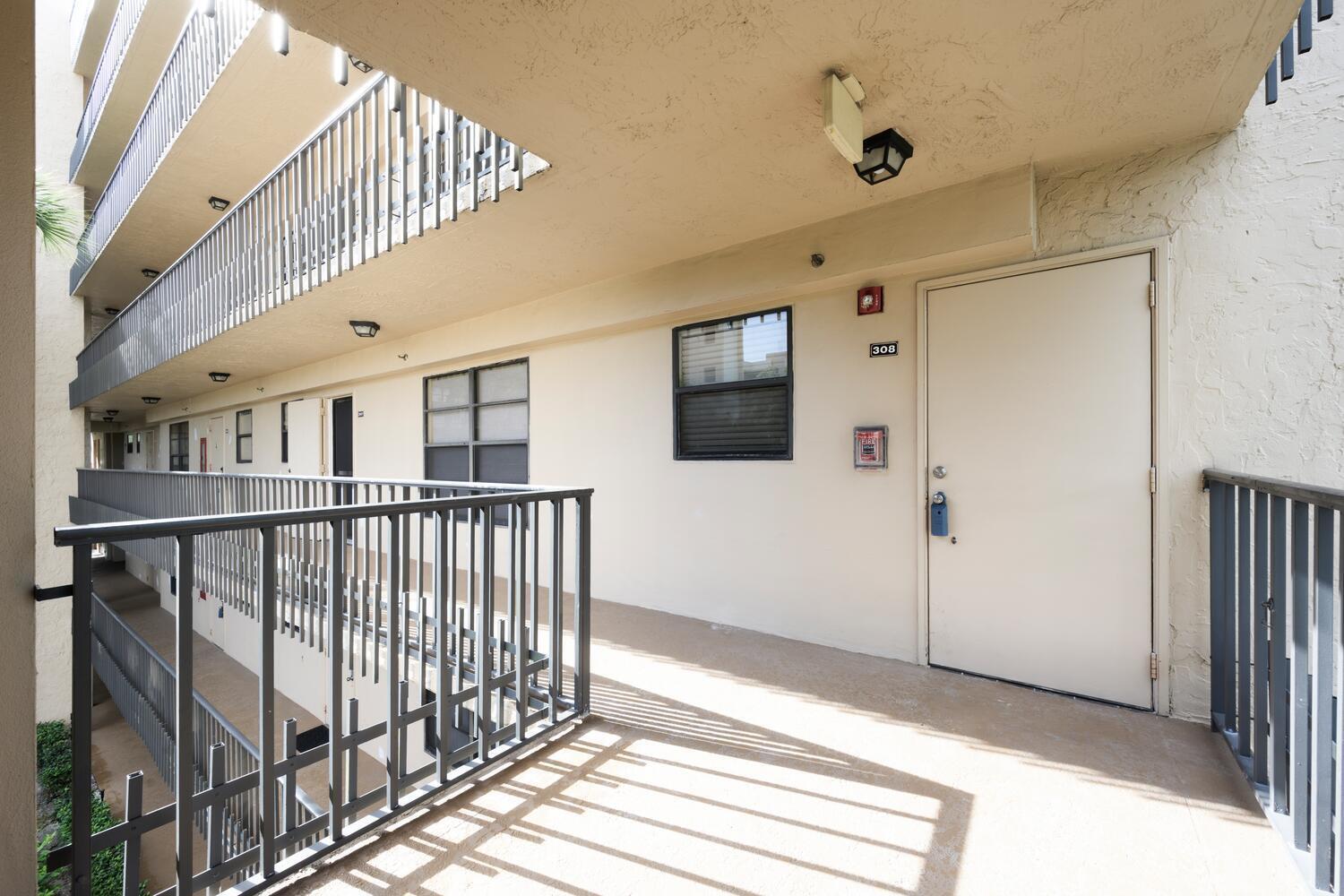 4700 Lucerne Lakes Boulevard 308