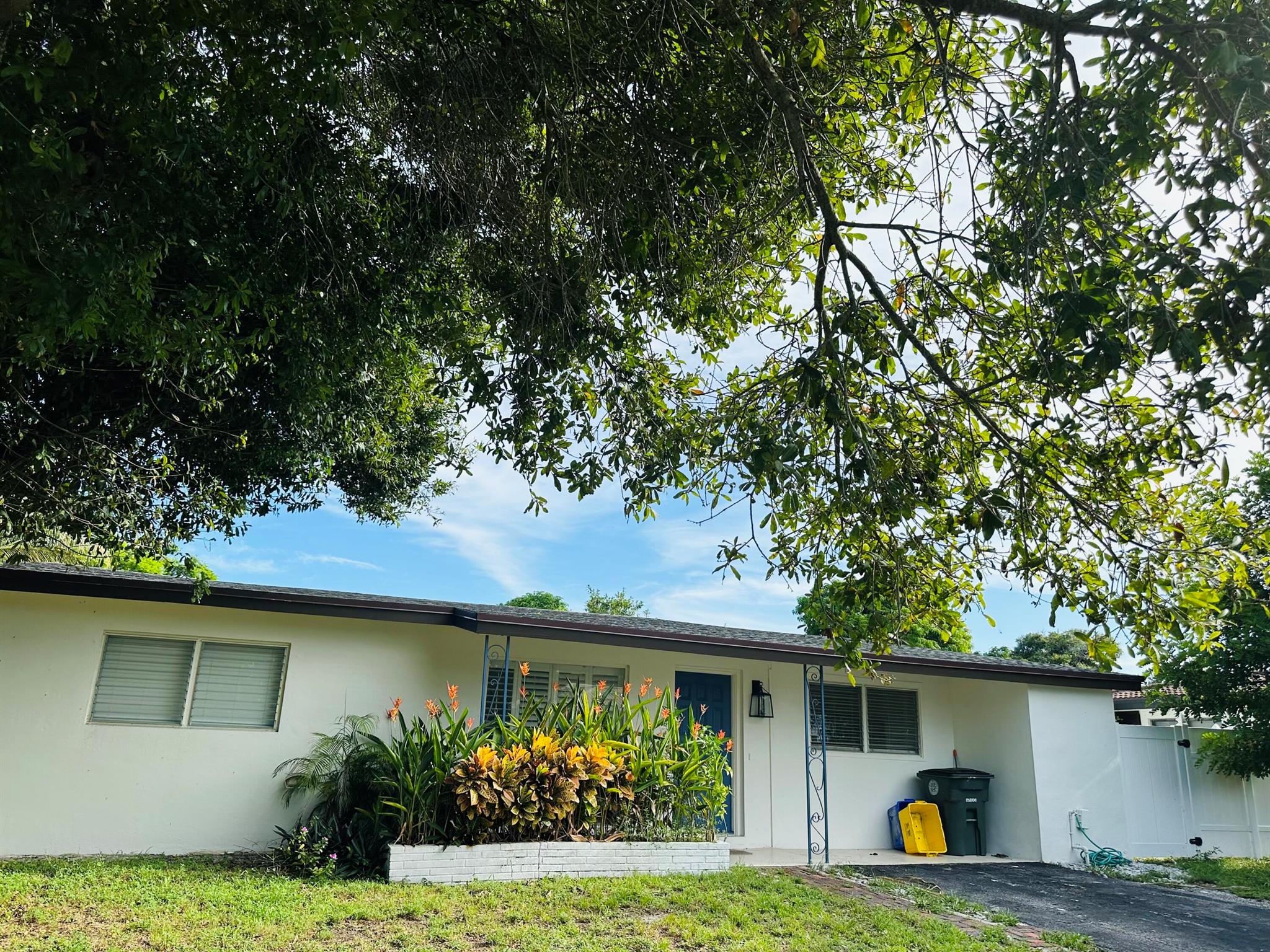 SPANISH VILLAGE - Residential Lease