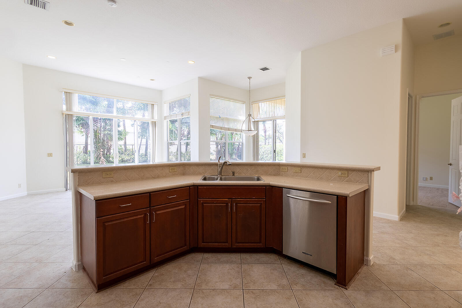 RENAISSANCE SEC 7 - Residential Lease