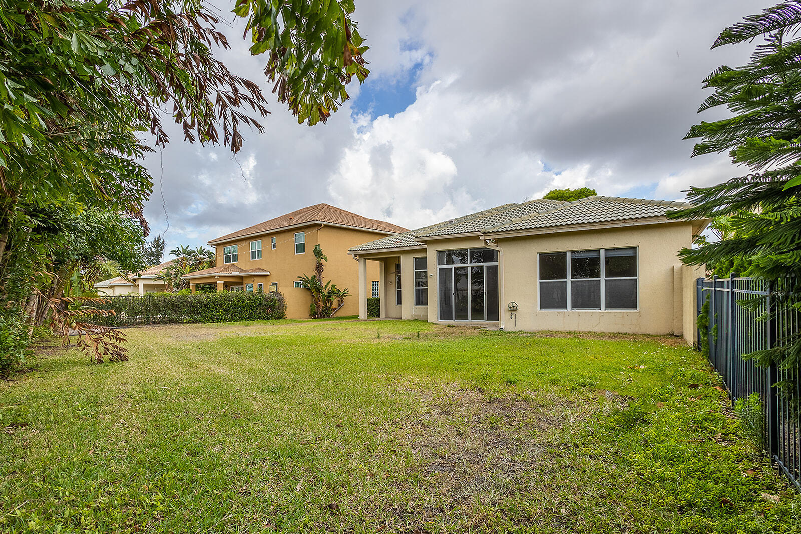 RENAISSANCE SEC 7 - Residential Lease