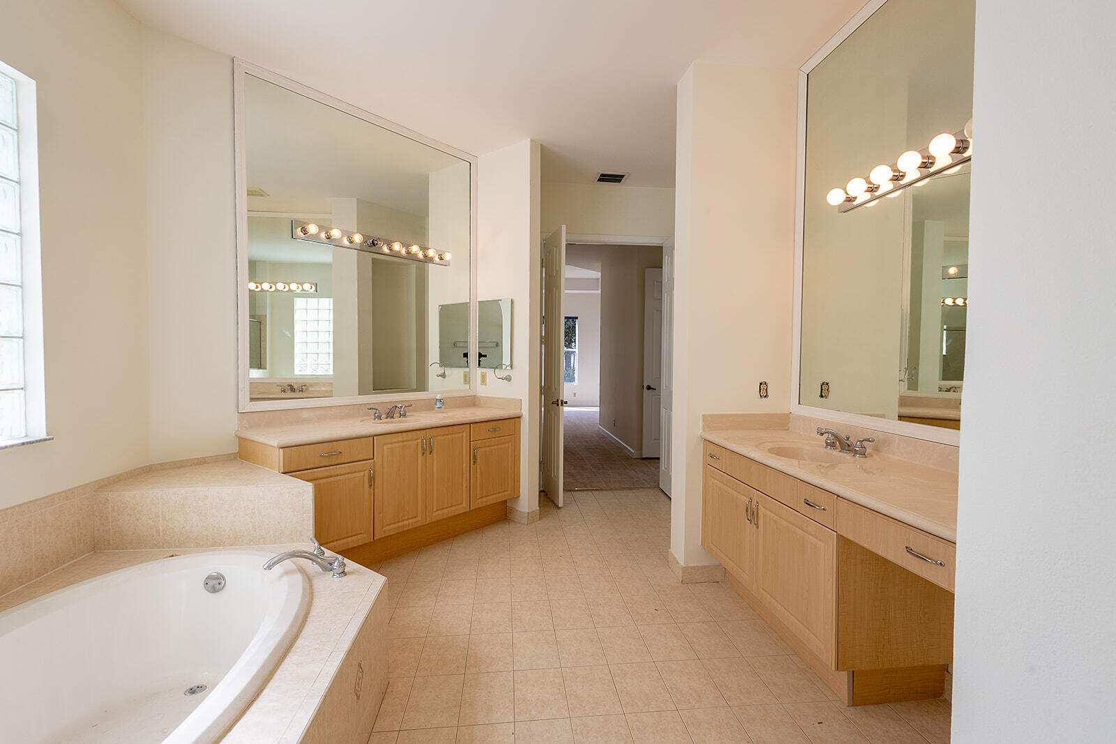 RENAISSANCE SEC 7 - Residential Lease