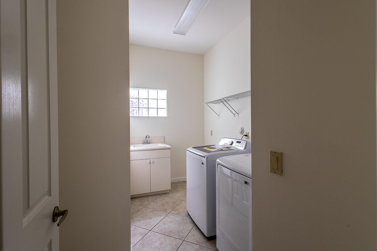 RENAISSANCE SEC 7 - Residential Lease