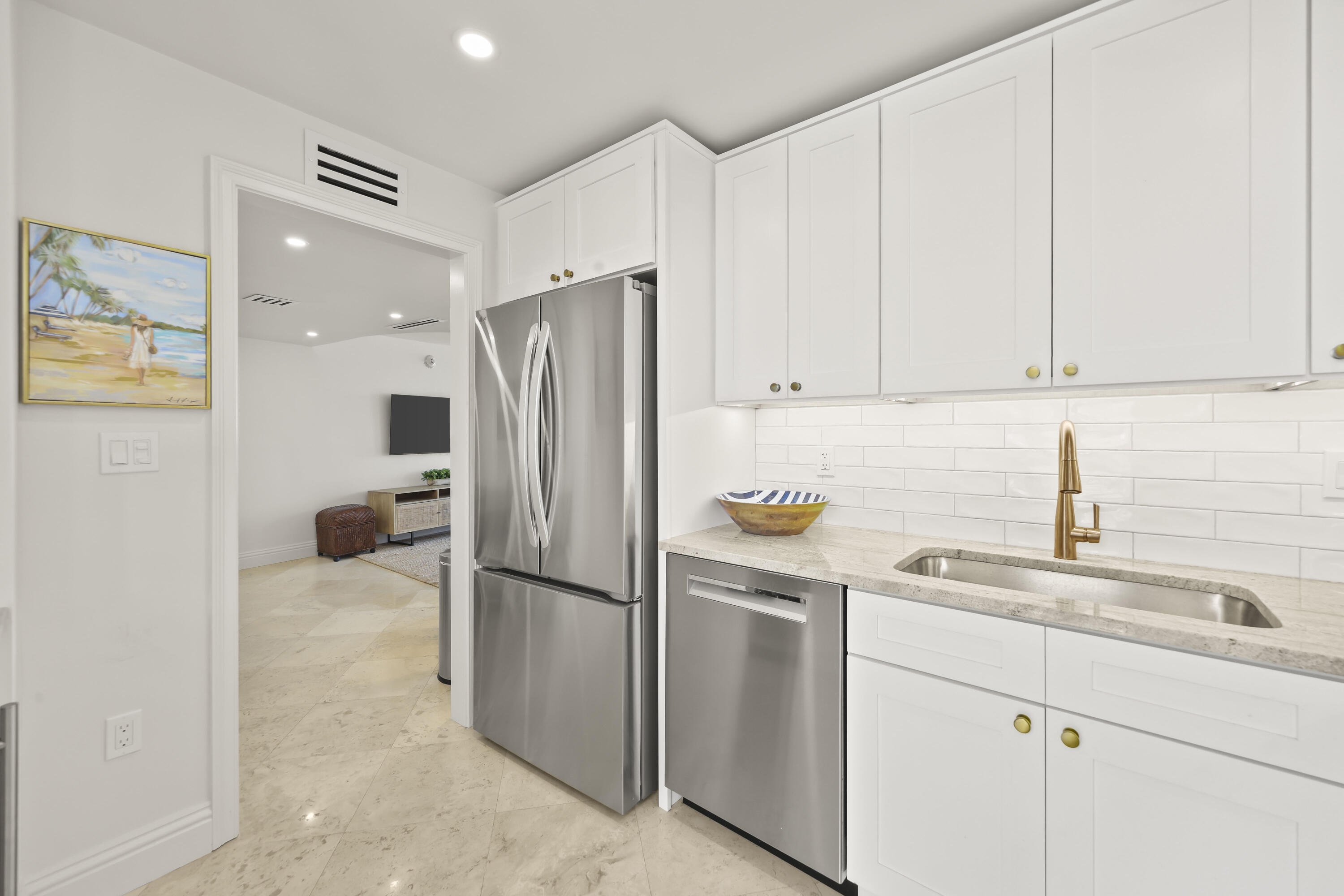 TRIANON CONDO - Residential Lease
