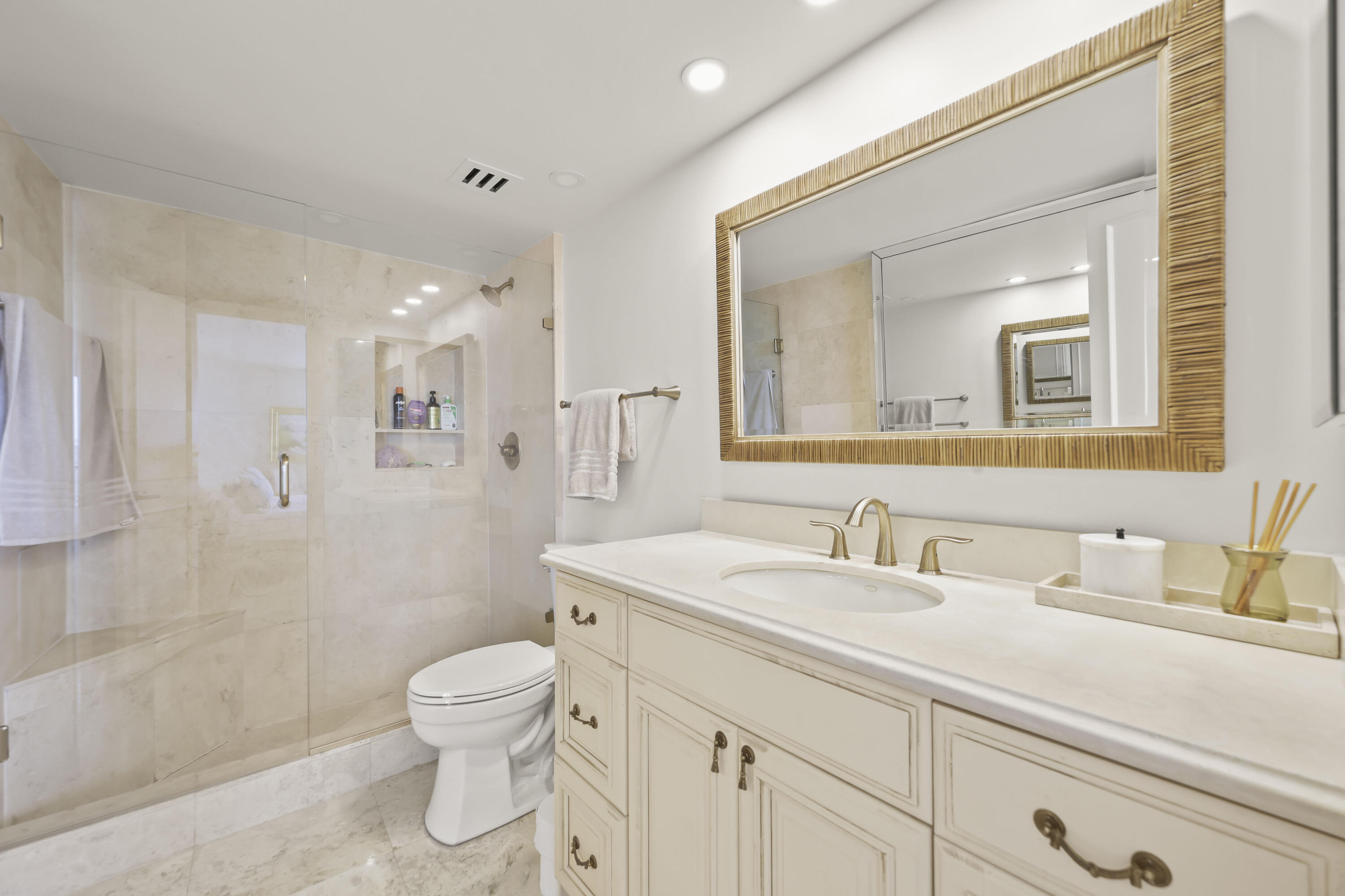 TRIANON CONDO - Residential Lease
