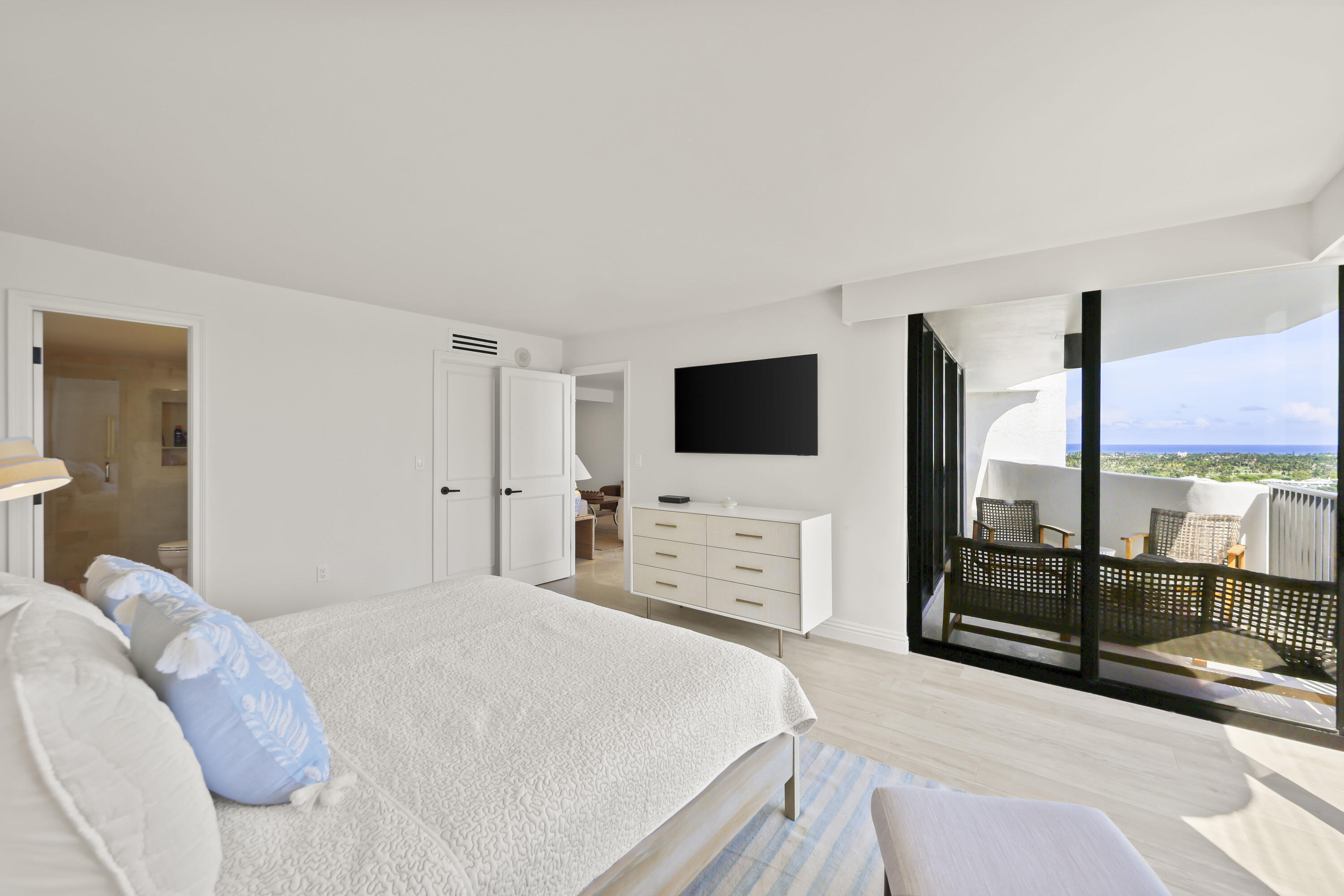 TRIANON CONDO - Residential Lease