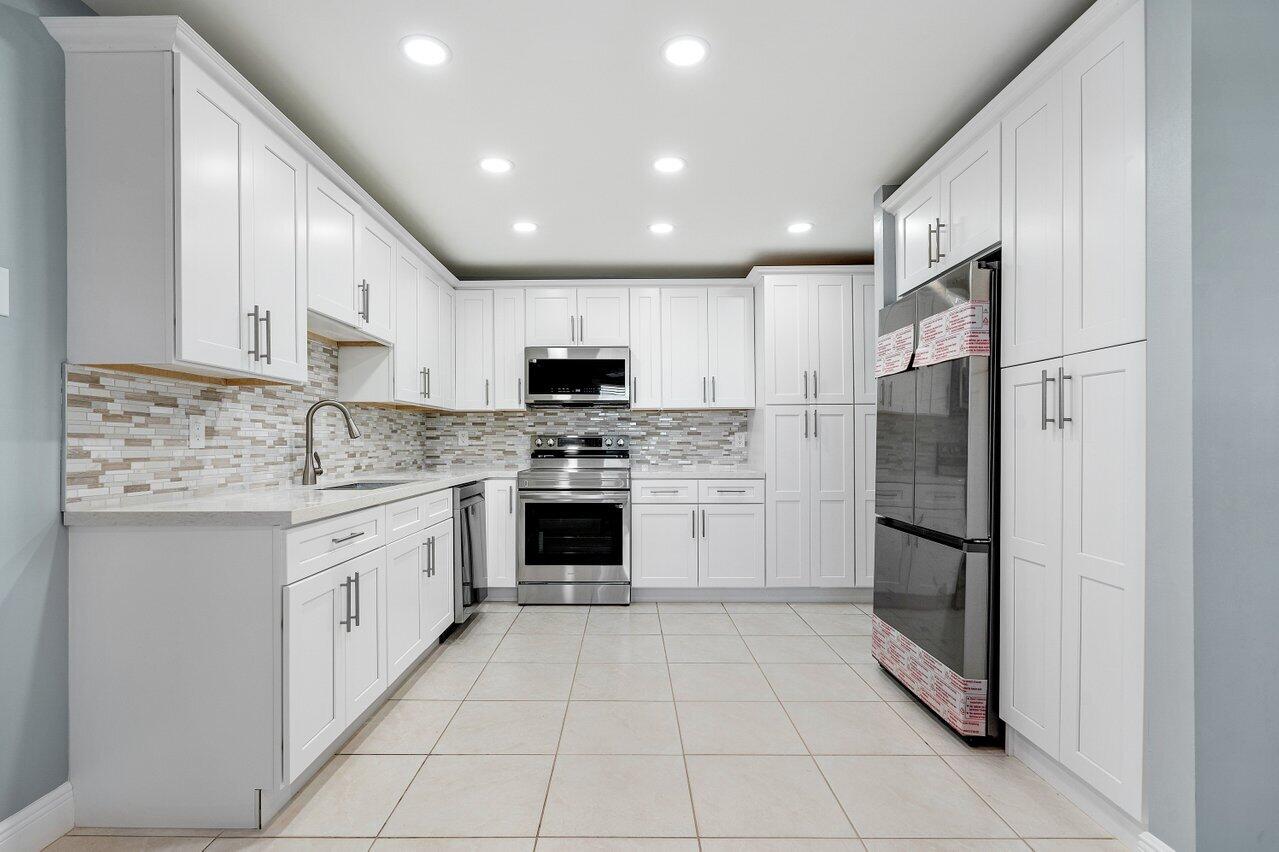 1740 NW 19th Terrace 204