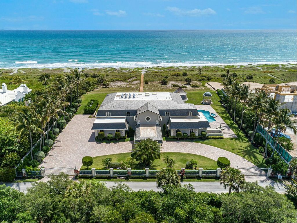 Photo of 477 S Beach Road, Jupiter Island, FL 33455 (MLS # R11130880)