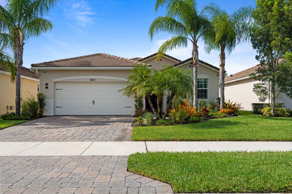 Photo of 7671 SW Harbor Cove Drive, Stuart, FL 34997 (MLS # B26068478)