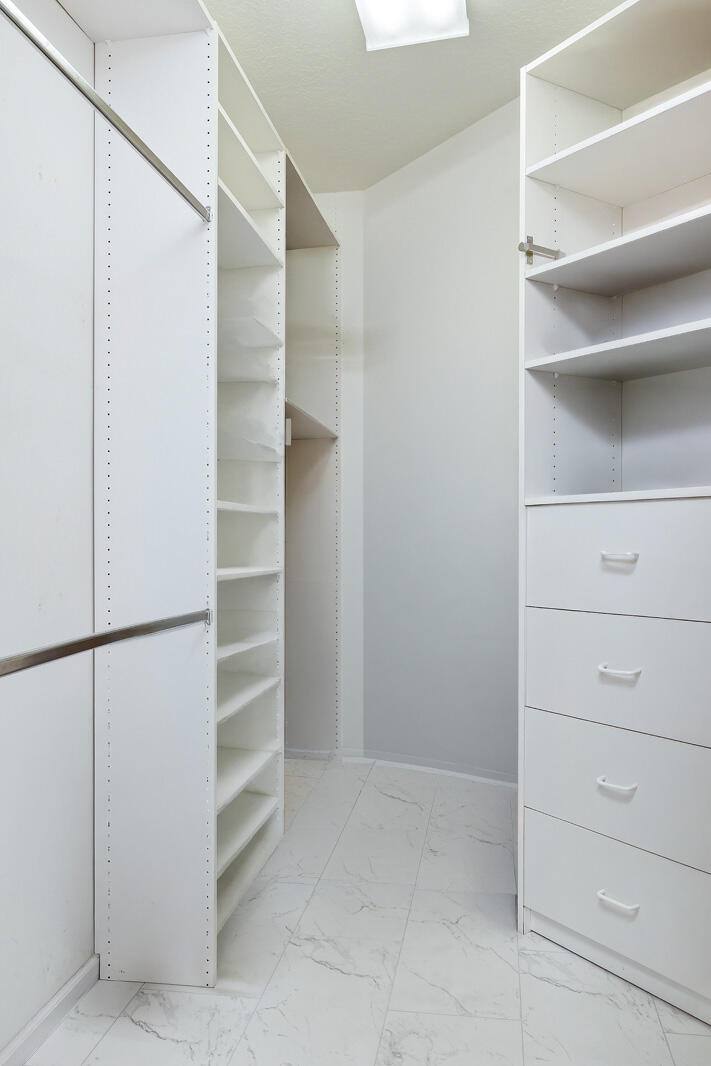 CRYSTAL POINTE I CONDO - Residential