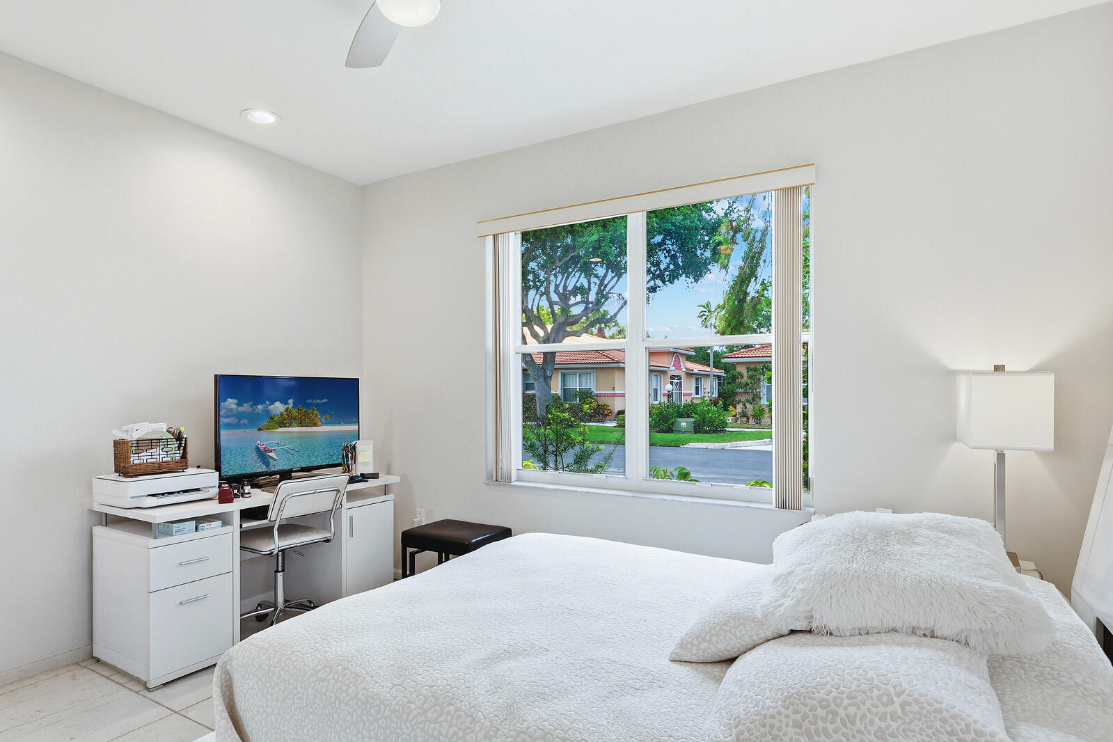 CRYSTAL POINTE I CONDO - Residential