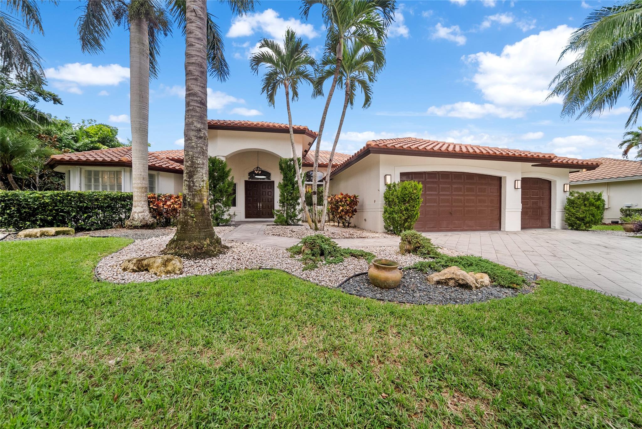 Photo 10 of 67 of 7023 NW 68th Dr house