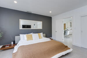 LAKE FLORESTA PARK - Residential Lease