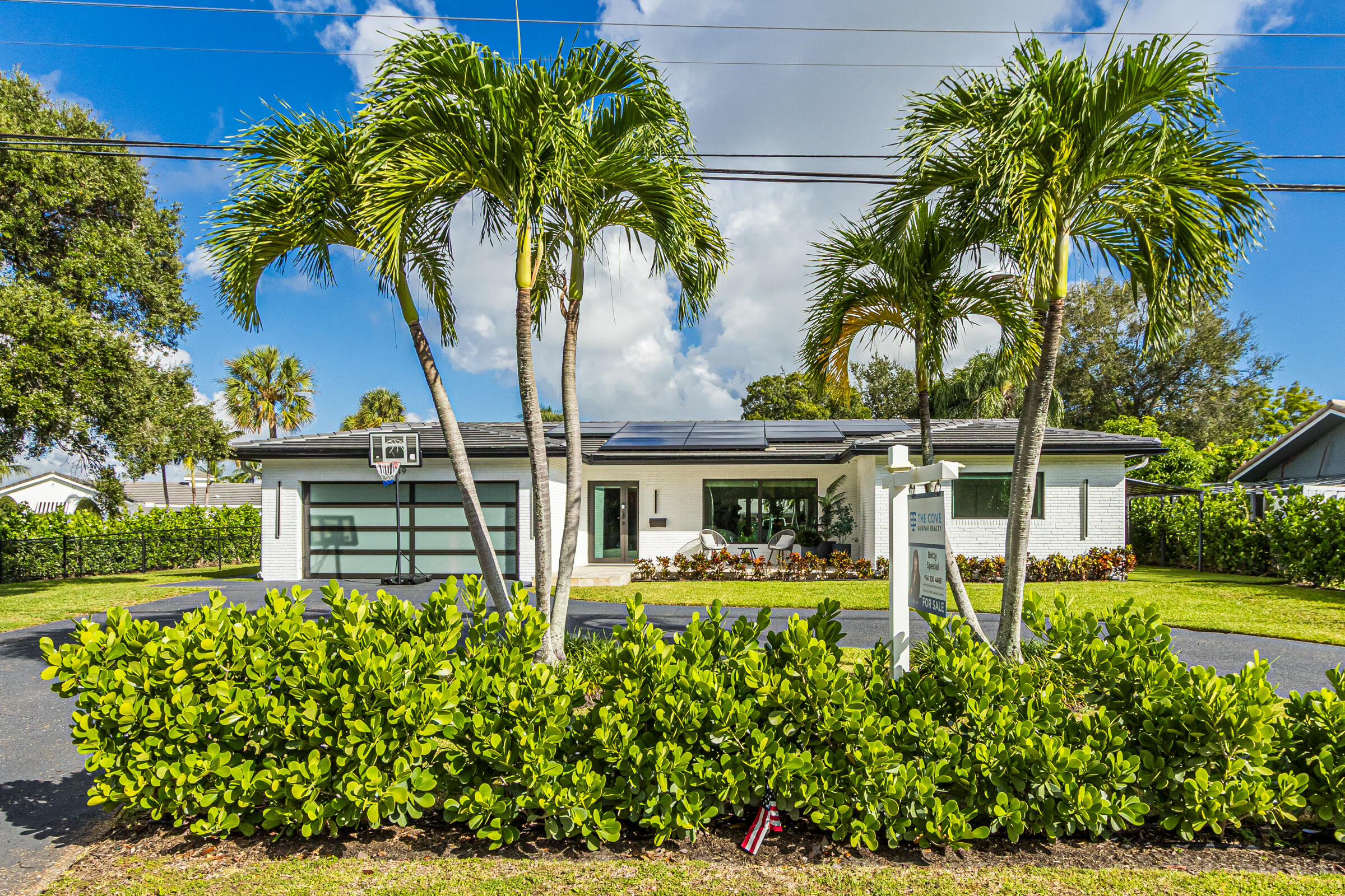 LAKE FLORESTA PARK - Residential Lease