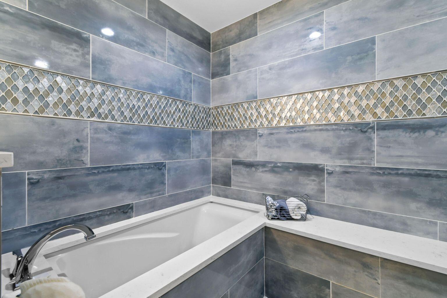 LEGENDS CONDO - Residential