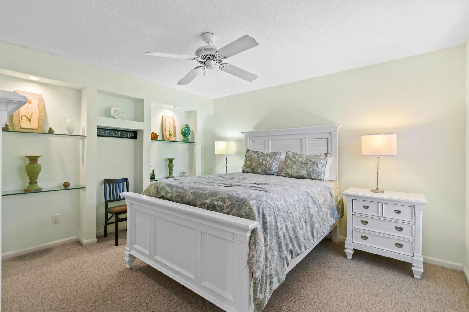 LEGENDS CONDO - Residential