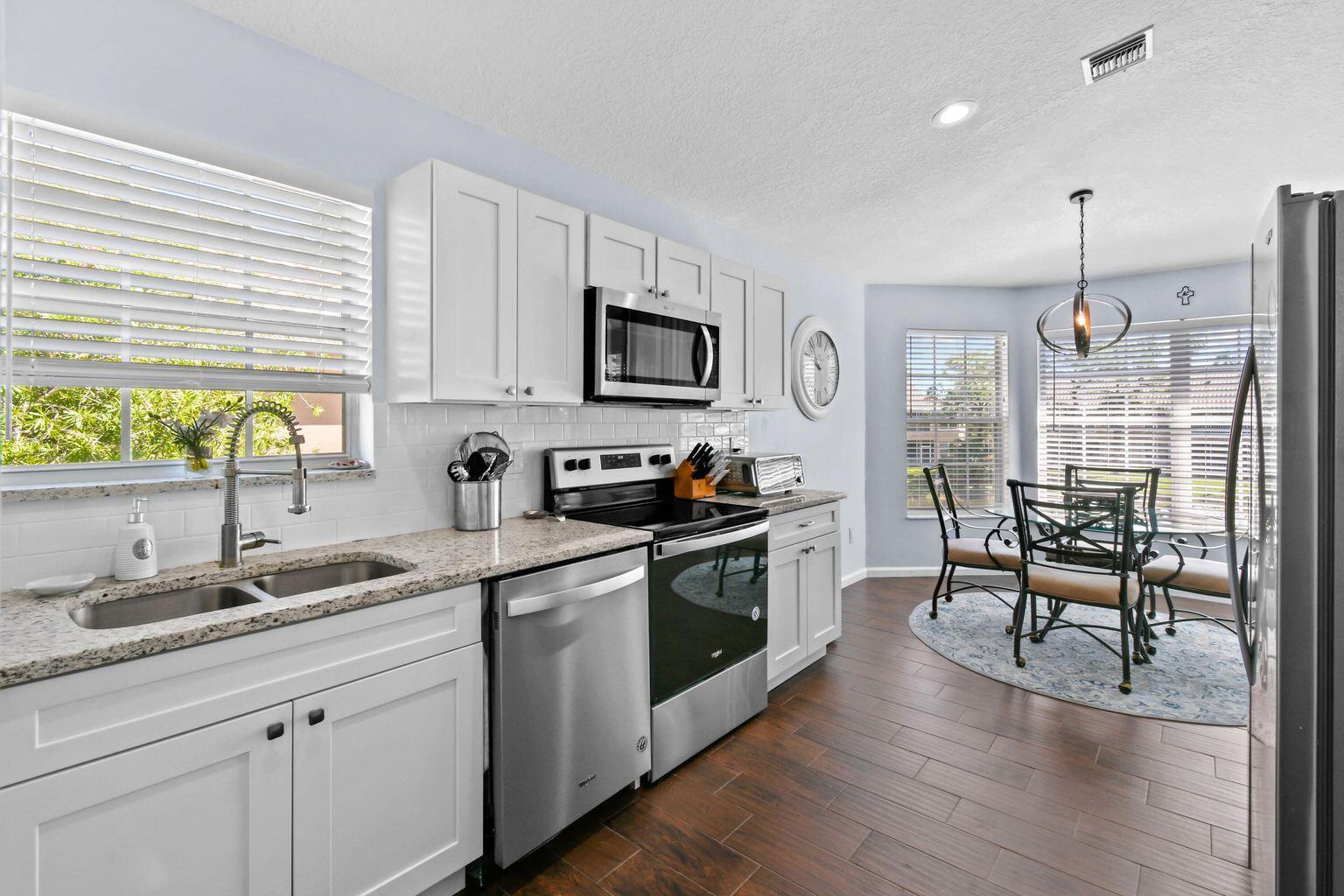 LEGENDS CONDO - Residential