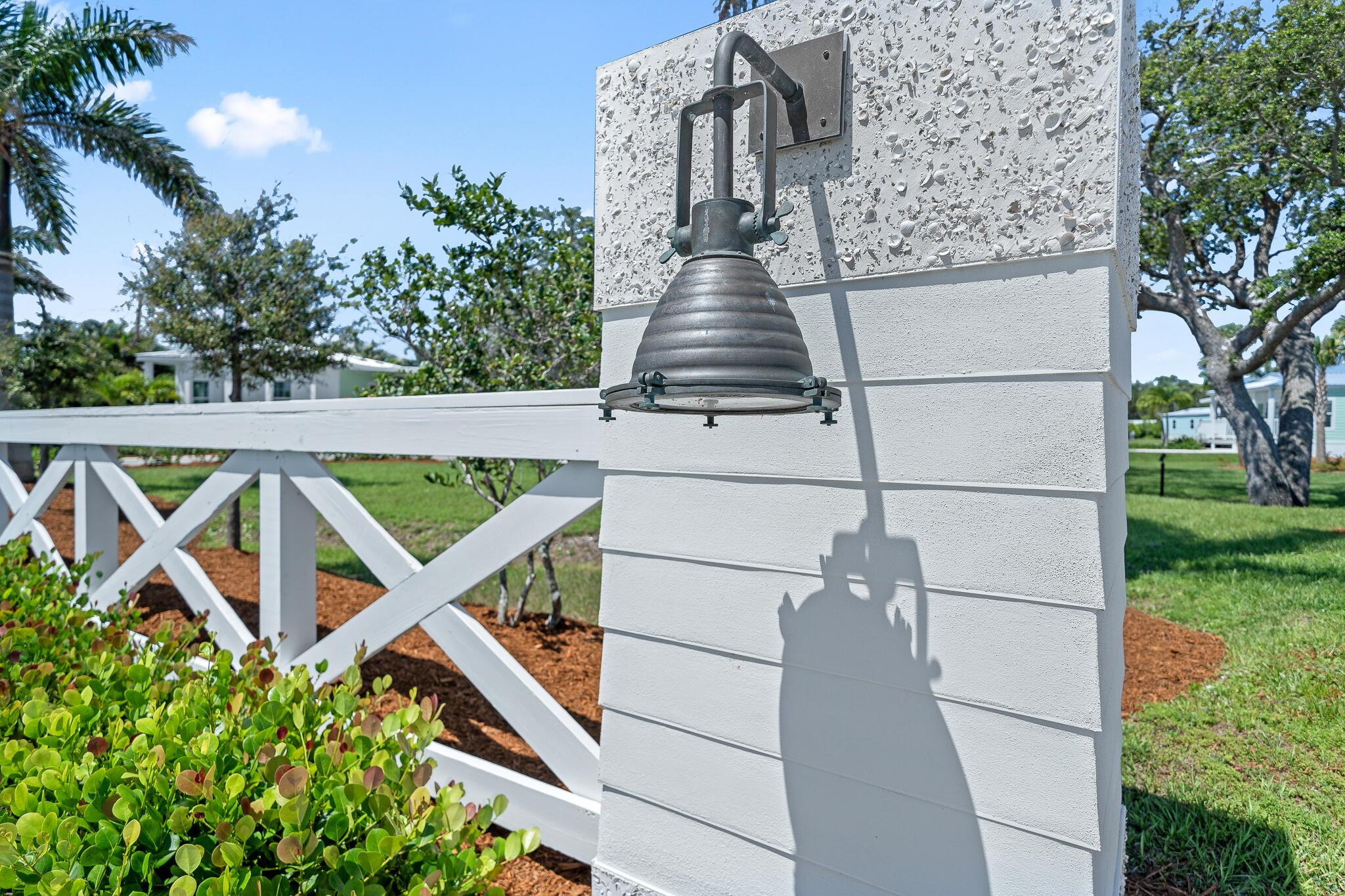 El Capitan Waterfront Com - Residential