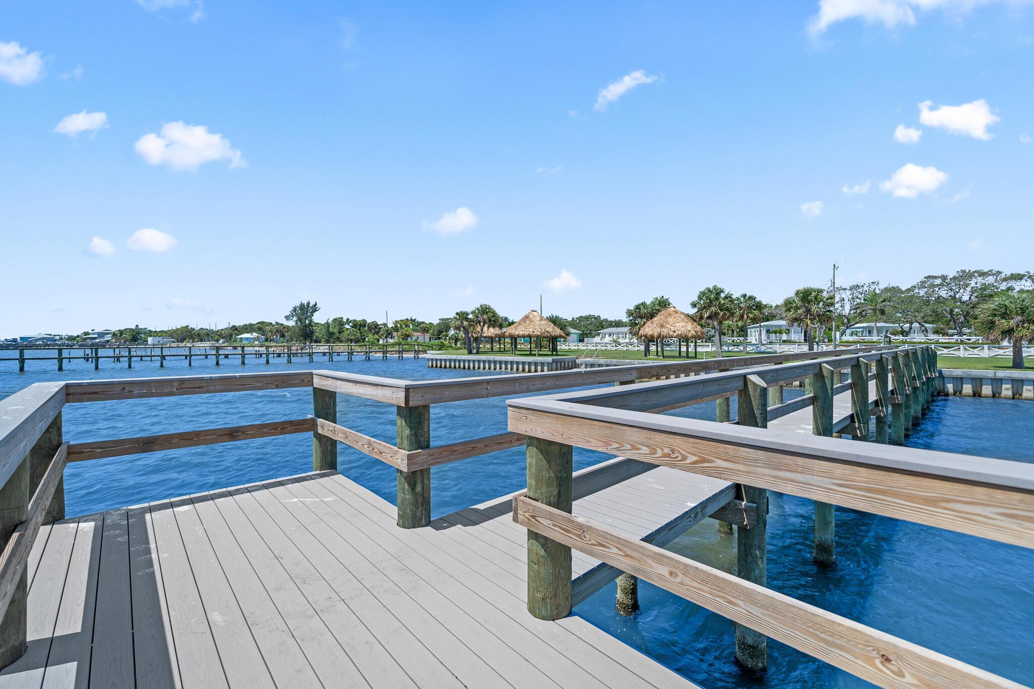 El Capitan Waterfront Com - Residential