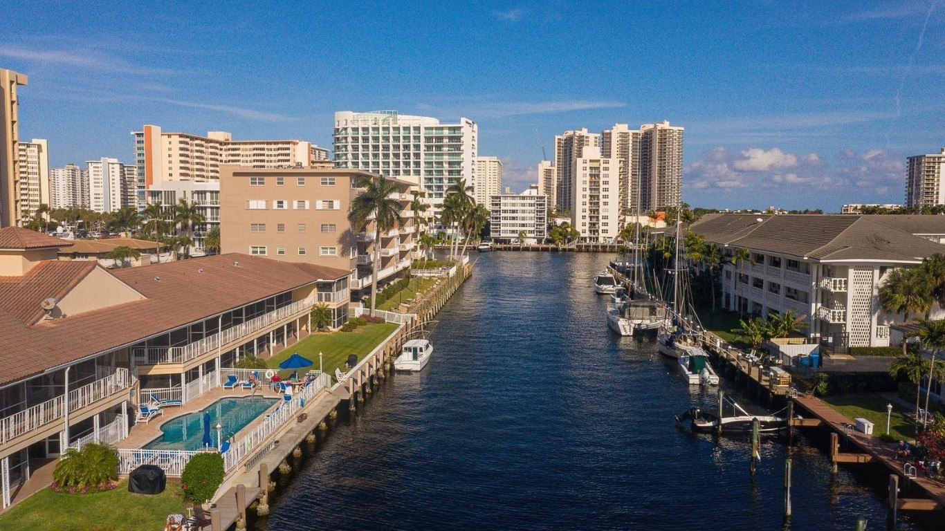 2864 NE 33rd Court 202