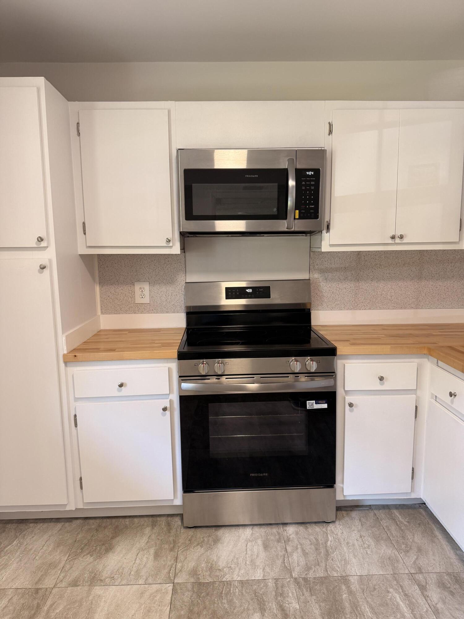 NO 83 PALM-AIRE COUNTRY CLUB - Residential Lease