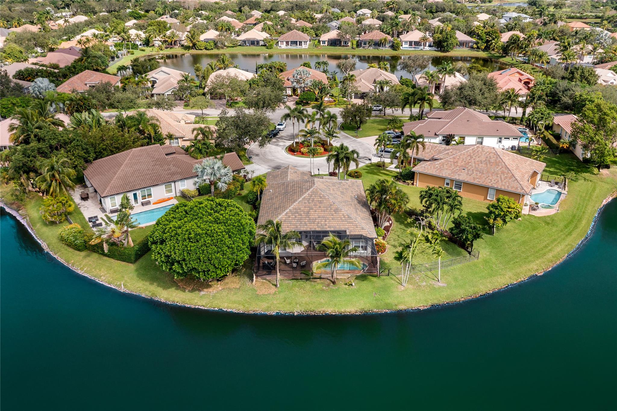 PARKLAND ISLES - Residential