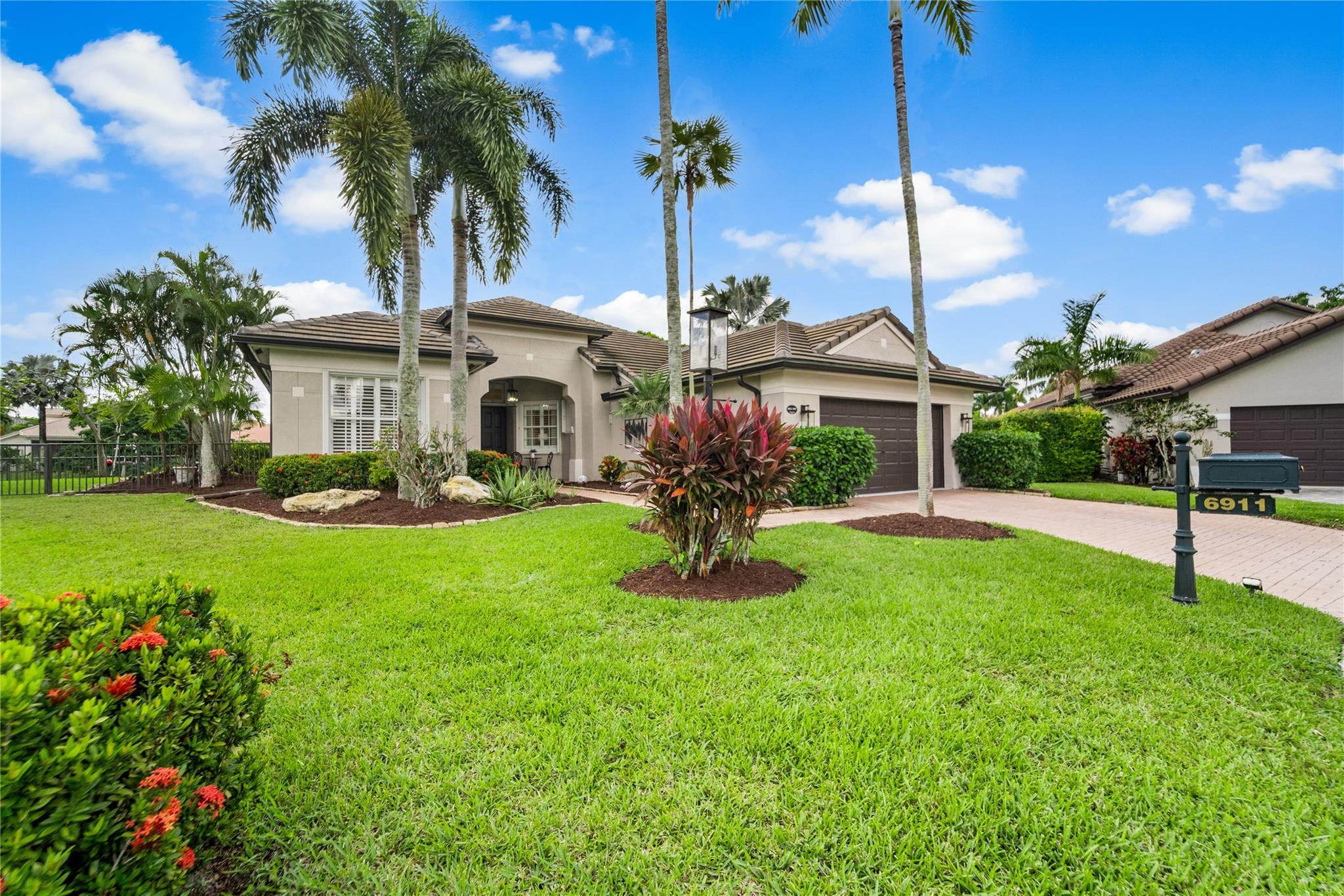 PARKLAND ISLES - Residential