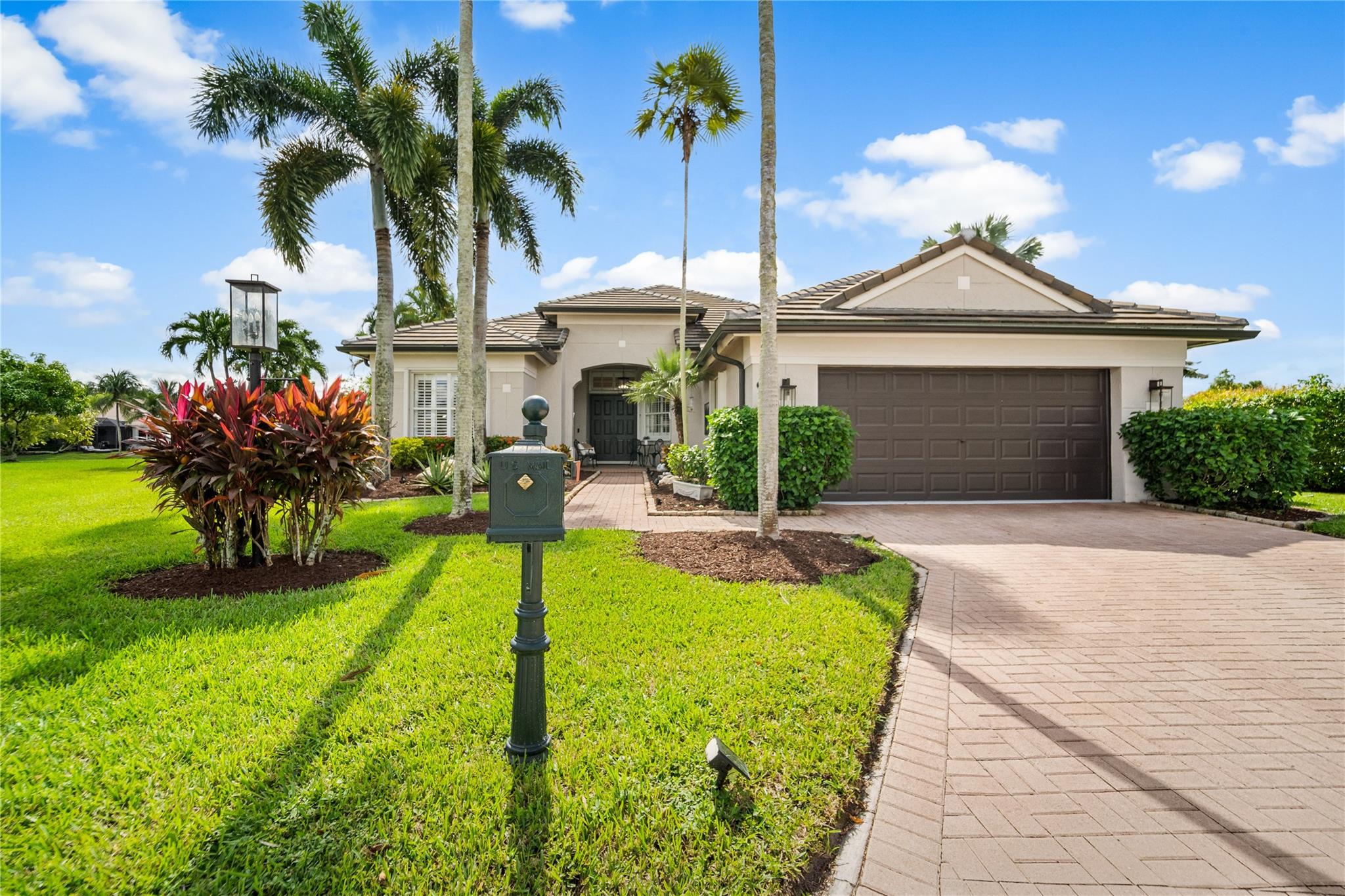 PARKLAND ISLES - Residential