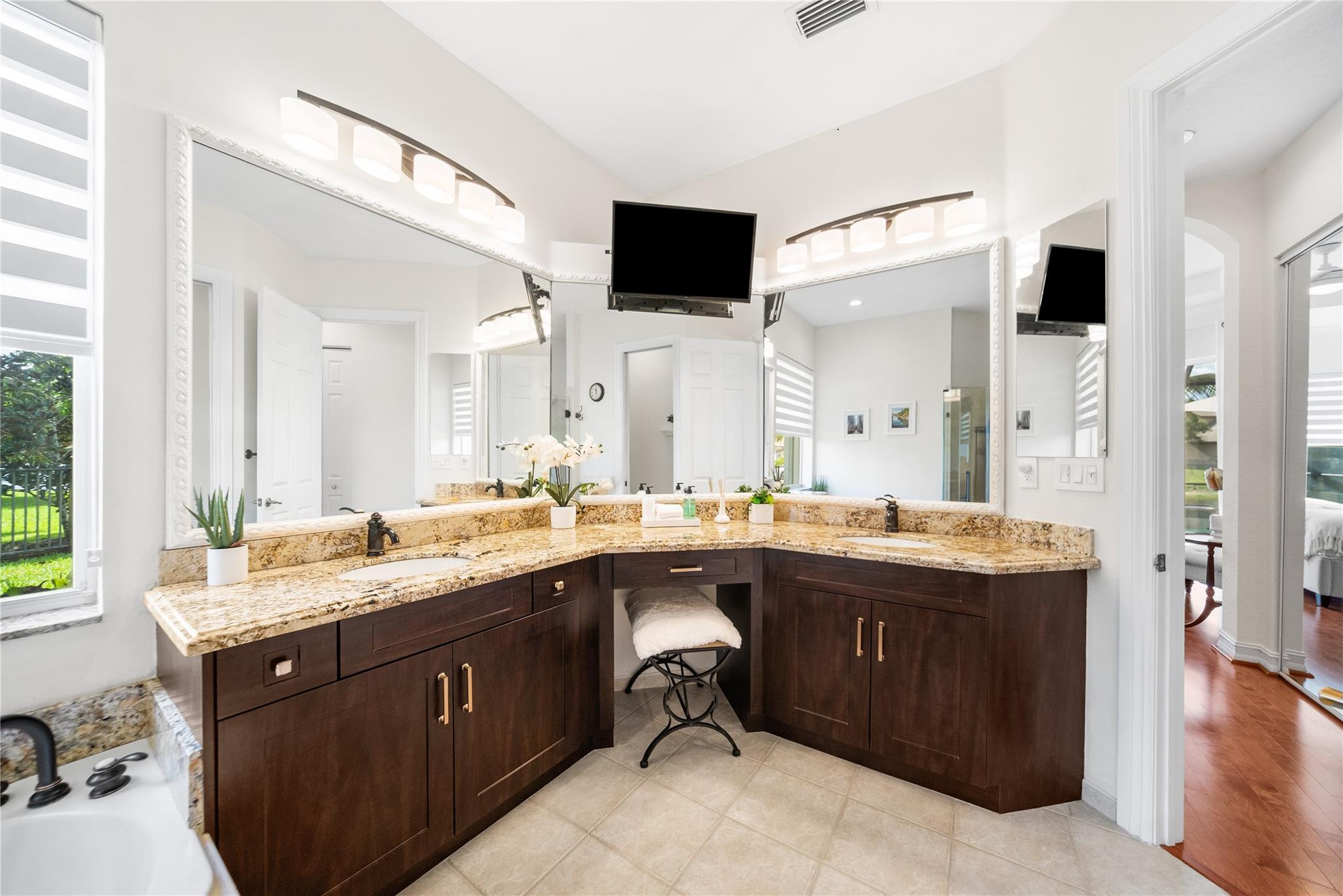 PARKLAND ISLES - Residential