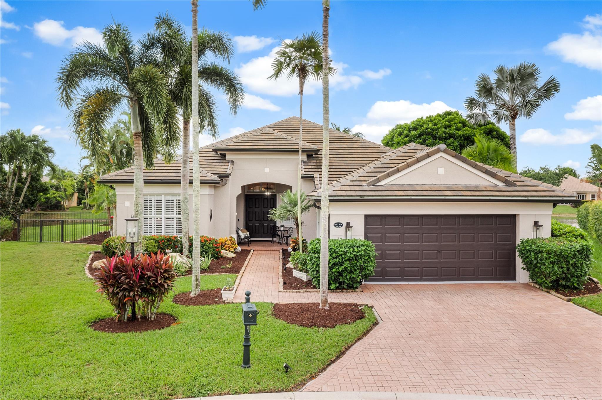 PARKLAND ISLES - Residential