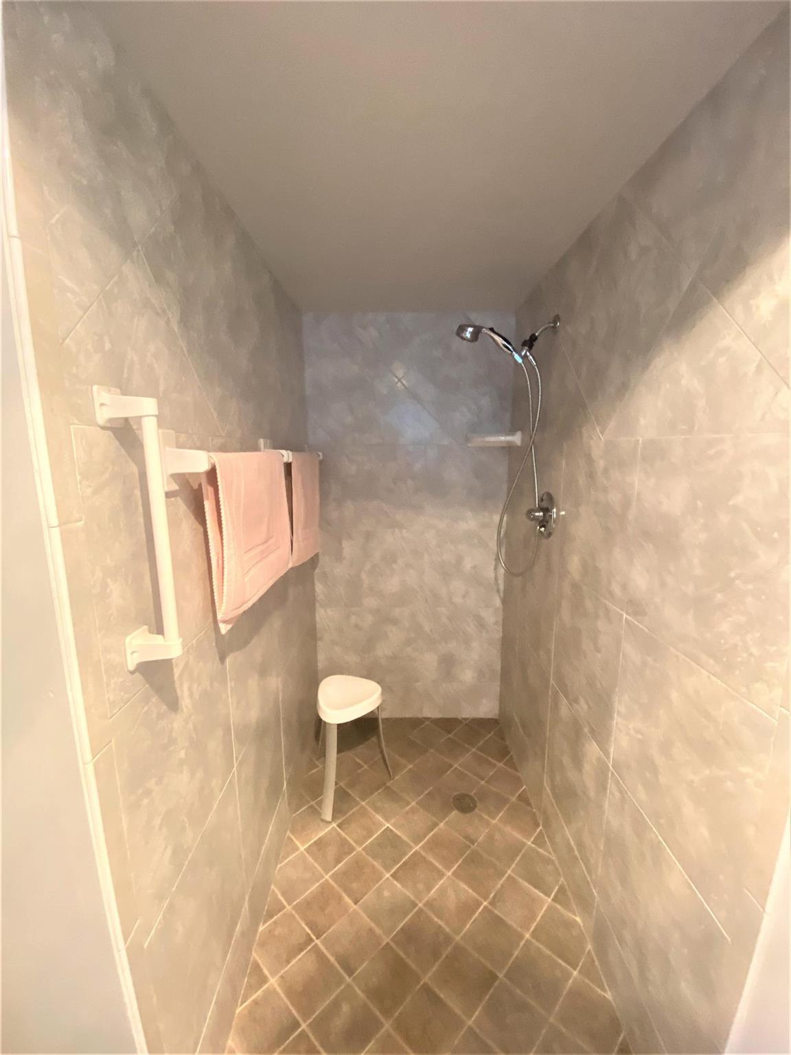 COLONIAL CLUB CONDO SEC 2 - Residential Lease