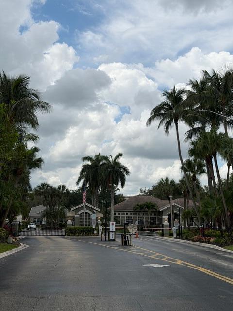 Palm Aire Oaks Course Est - Residential