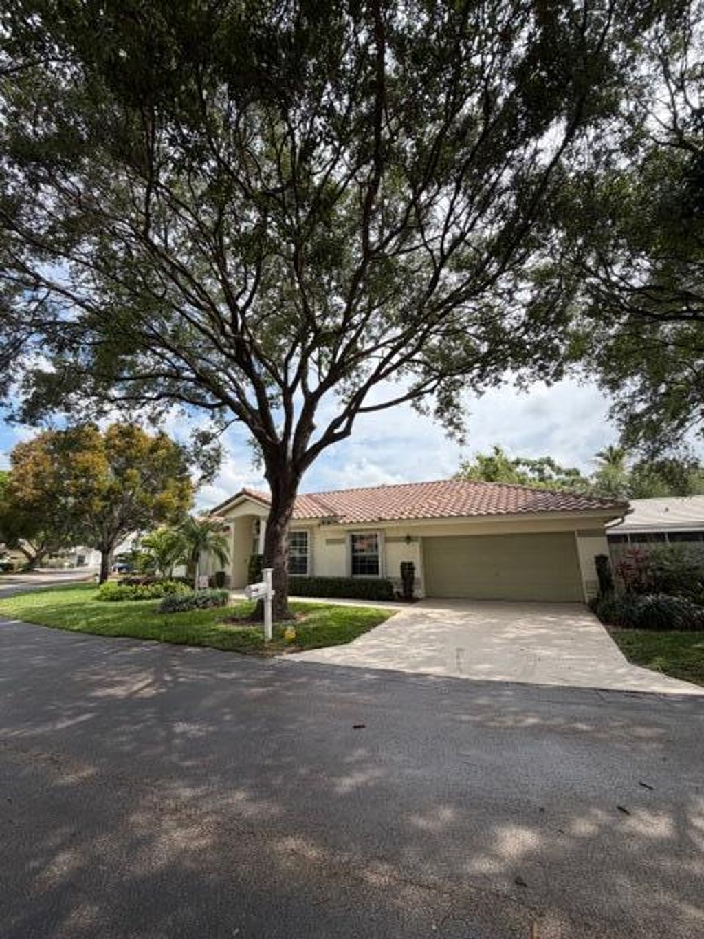 Photo of 3415 Dunes Vista Drive, Pompano Beach, FL 33069 (MLS # B26018160)