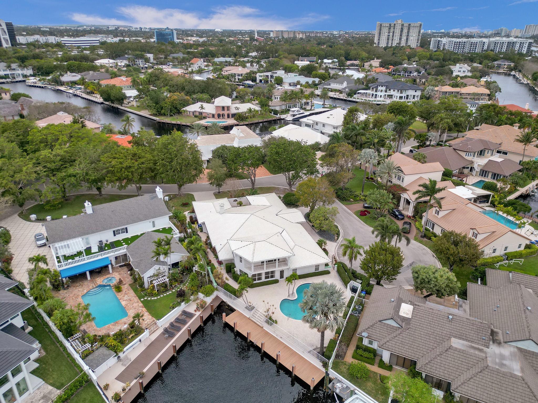 BAY COLONY - Residential