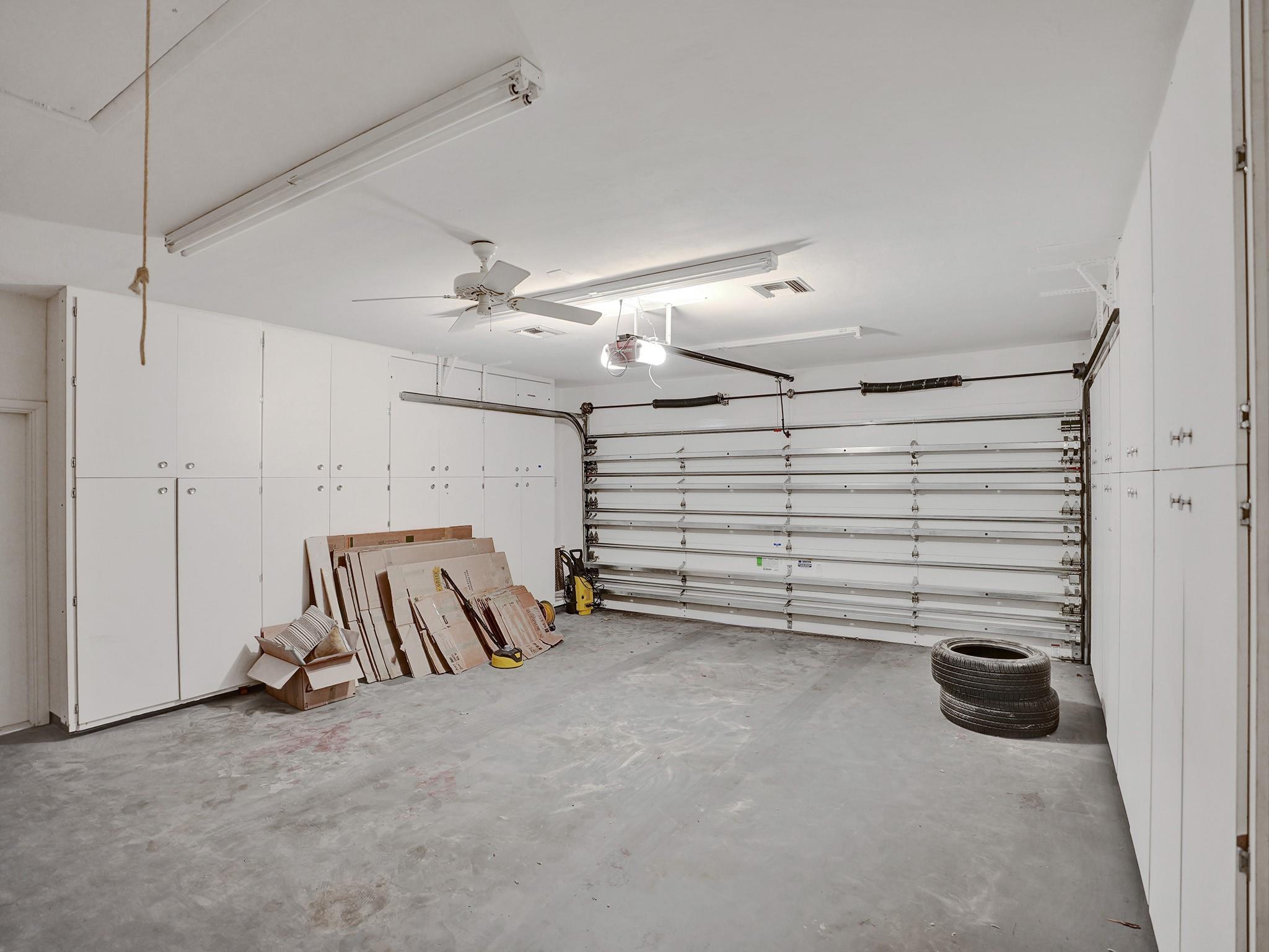 BAY COLONY - Residential