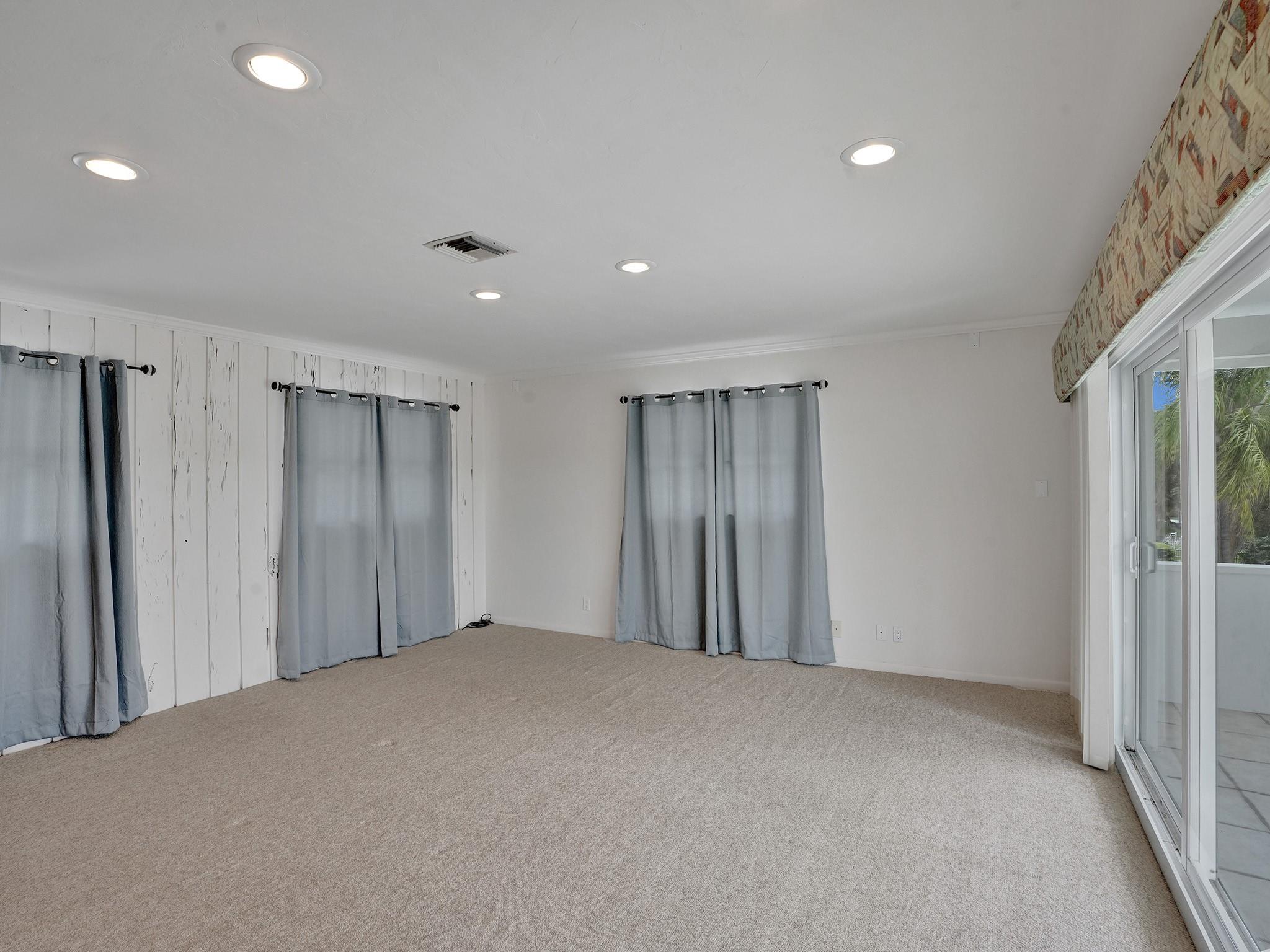 BAY COLONY - Residential