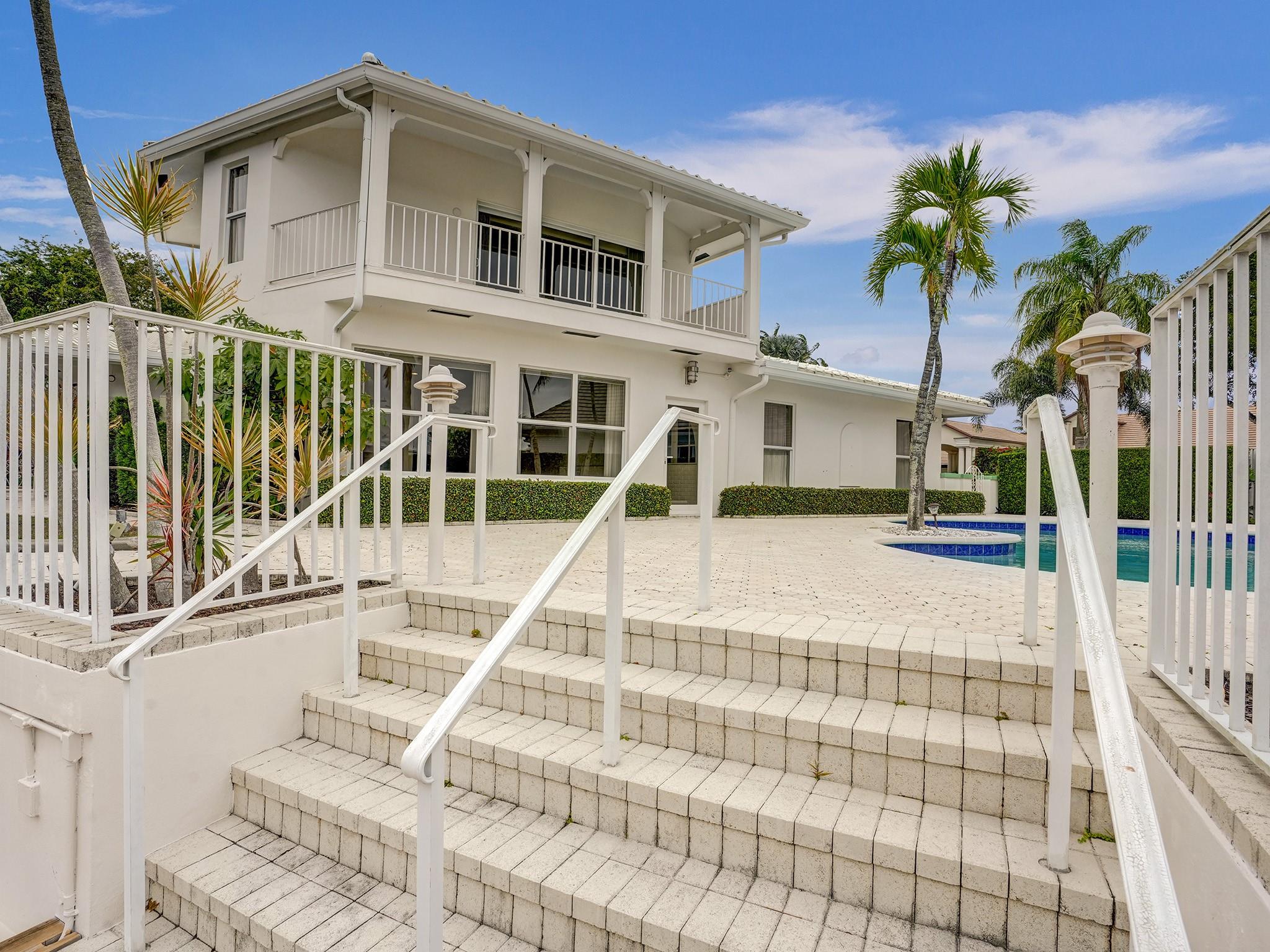 BAY COLONY - Residential