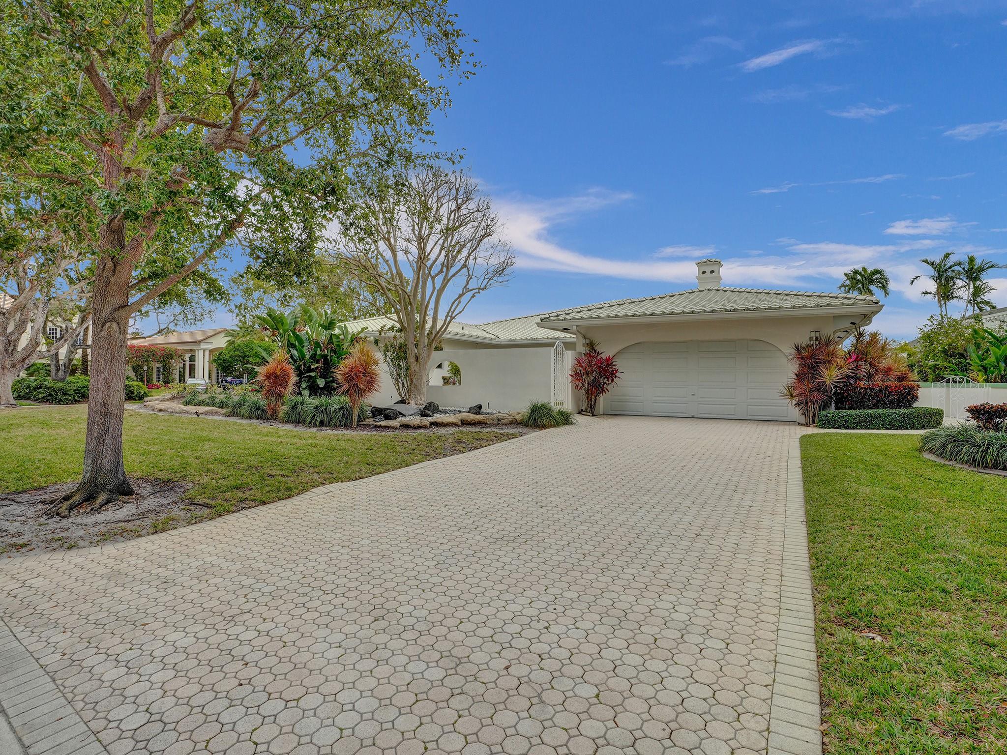 BAY COLONY - Residential