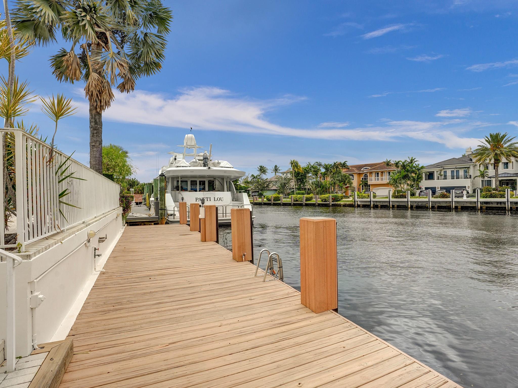 BAY COLONY - Residential