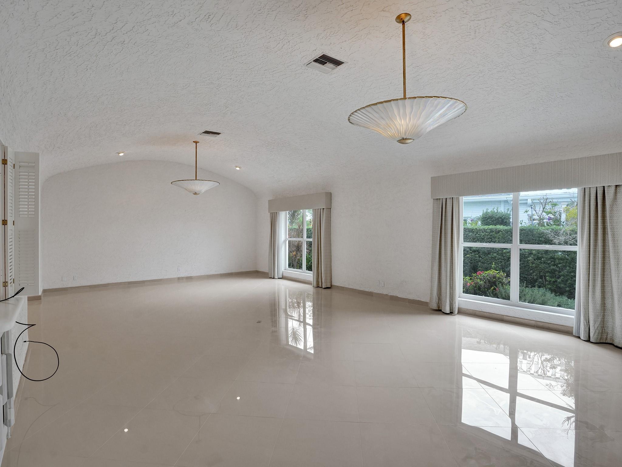 BAY COLONY - Residential