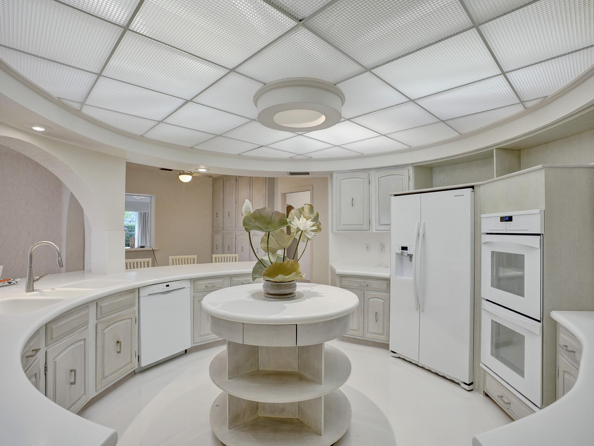 BAY COLONY - Residential