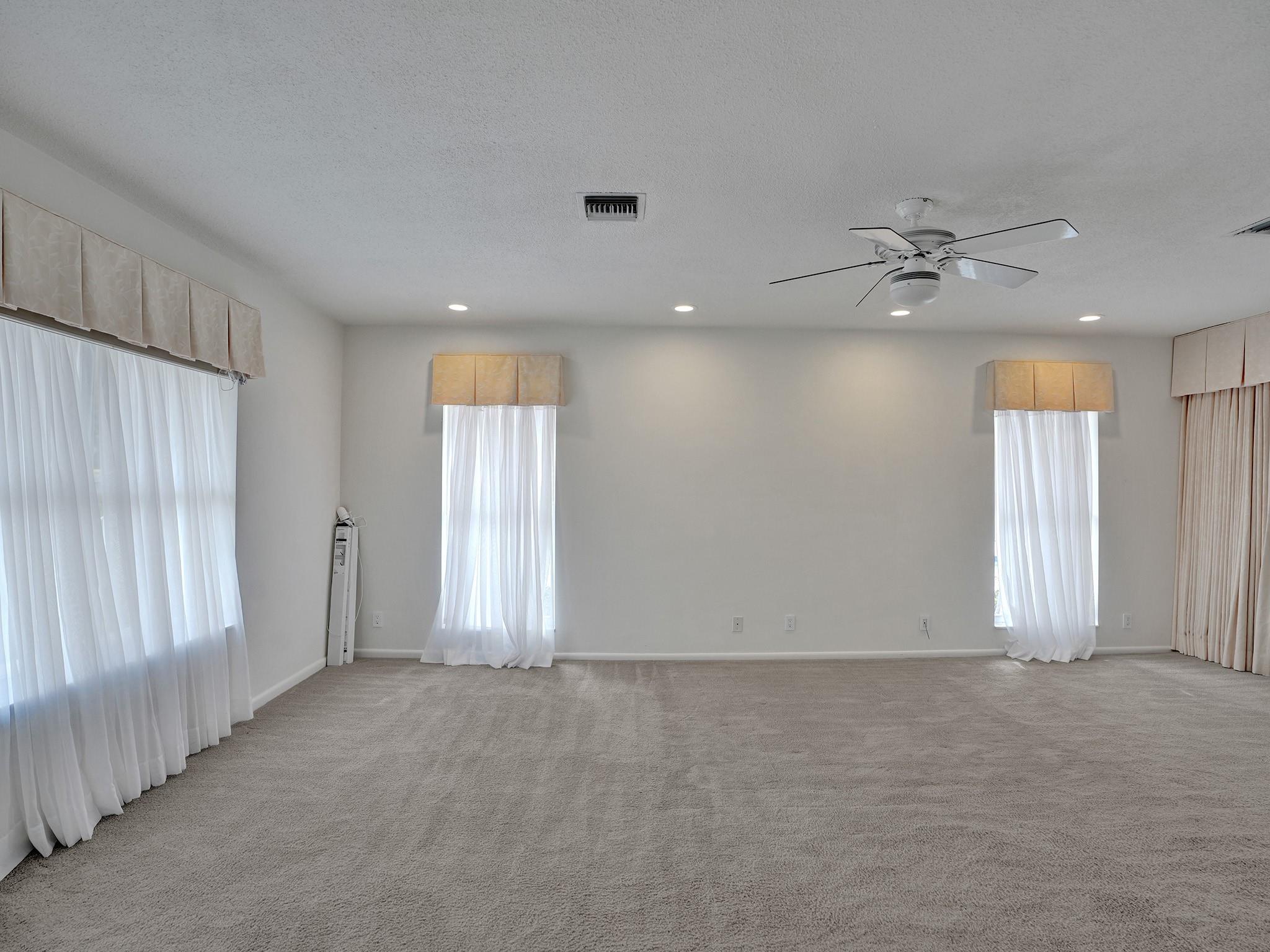 BAY COLONY - Residential