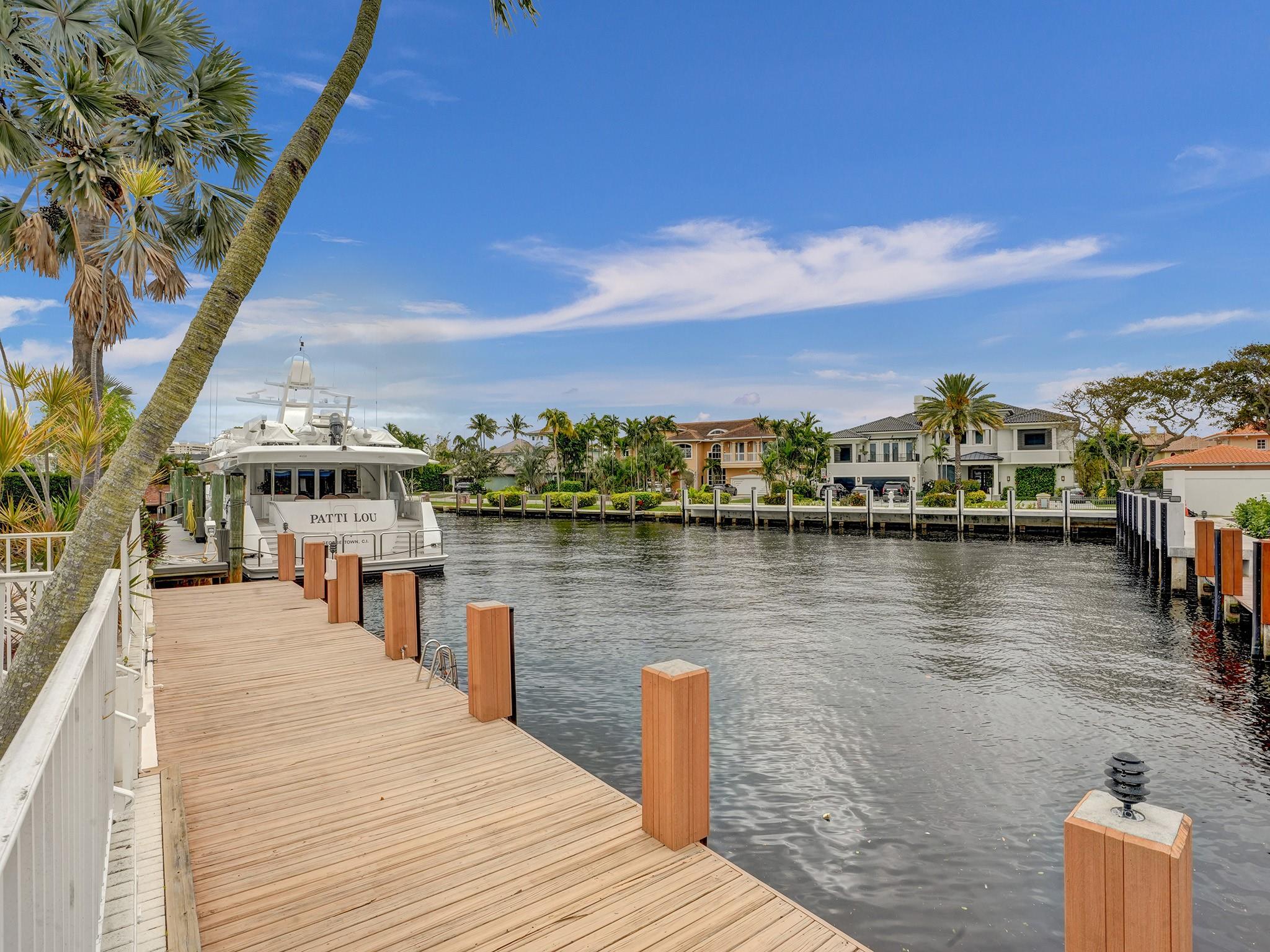 BAY COLONY - Residential