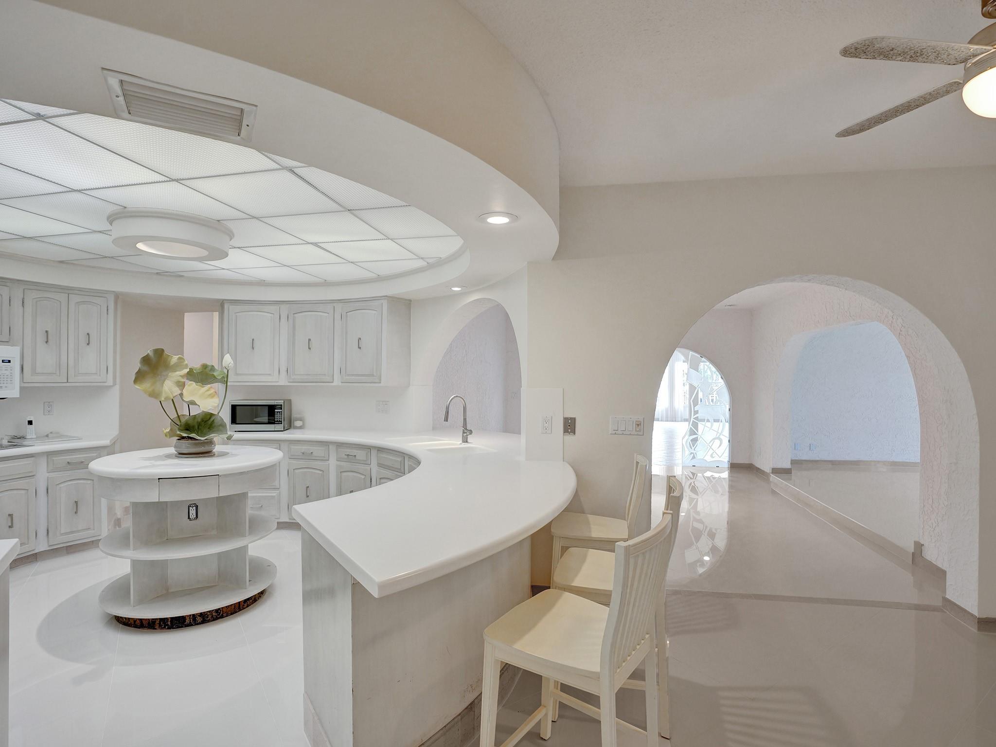 BAY COLONY - Residential