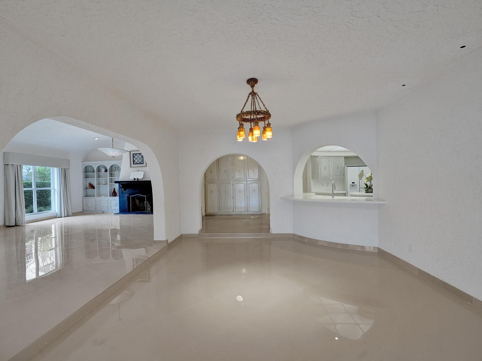 BAY COLONY - Residential