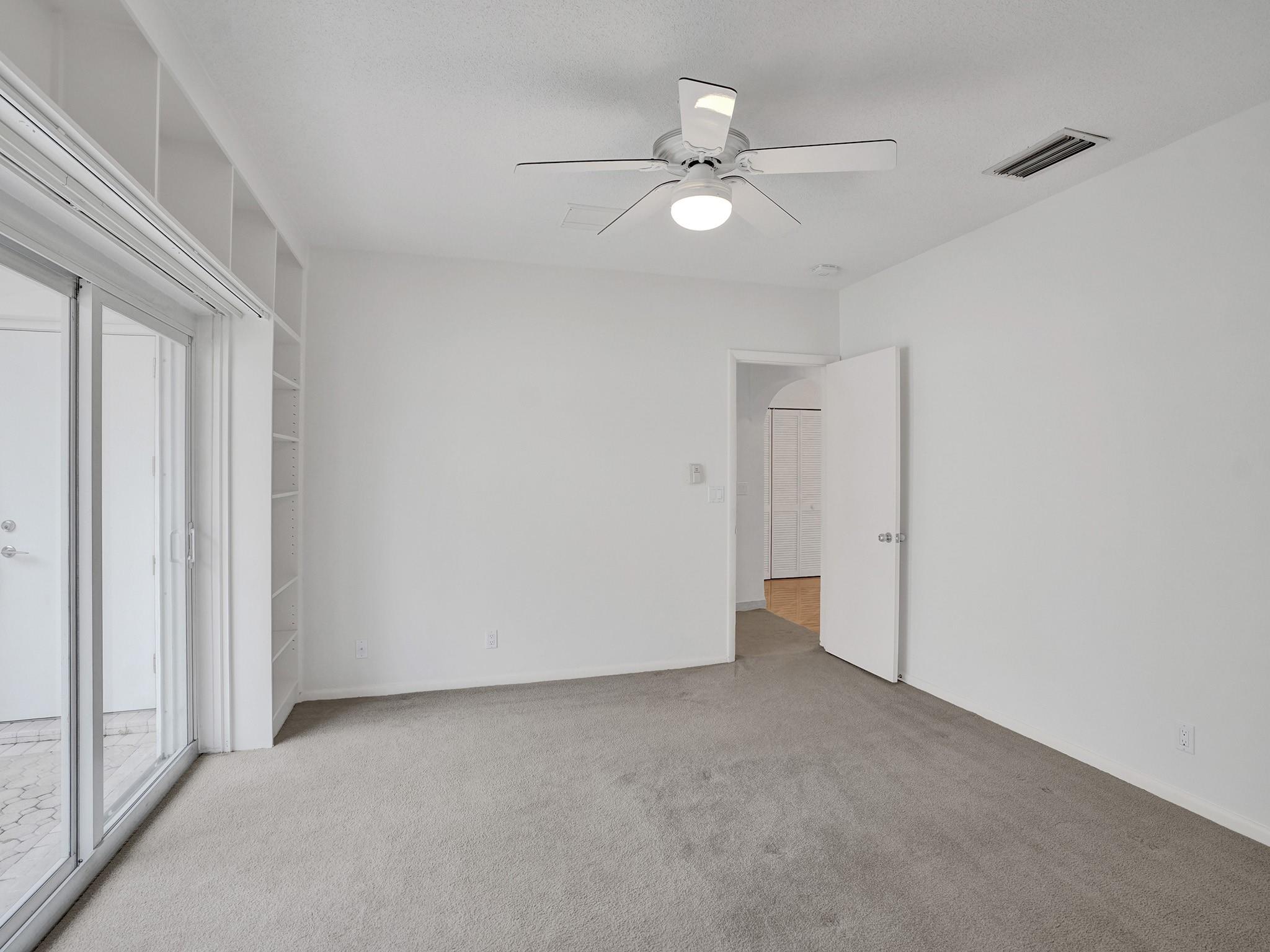 BAY COLONY - Residential