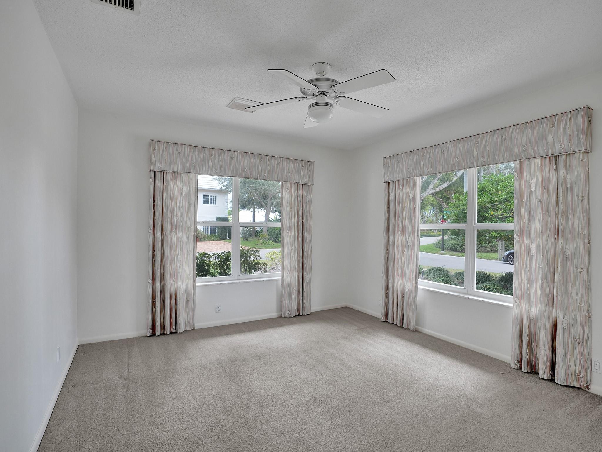 BAY COLONY - Residential